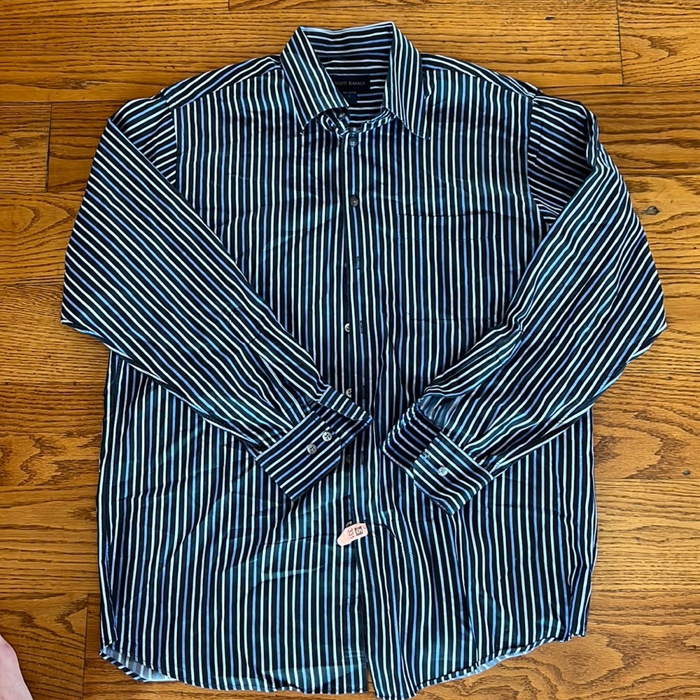 Men’s long sleeve button up size large hundred percent cotton